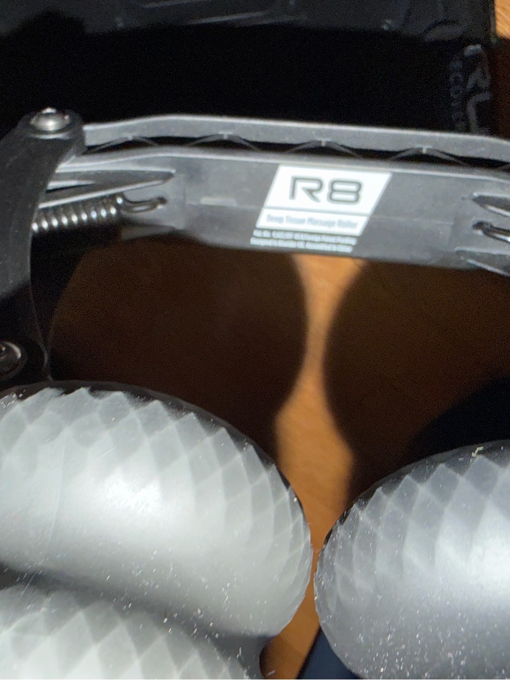 R8 Deep Tissue Massage Tool - Carbon Black - Picture 5 of 6